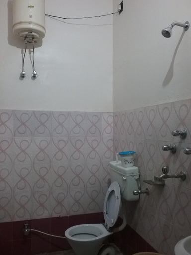 Bathroom 4, Teerth Guest House, Varanasi