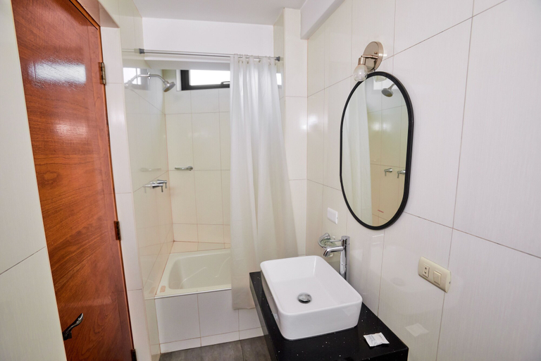 Bathroom, samkauta hotel suite, San Román