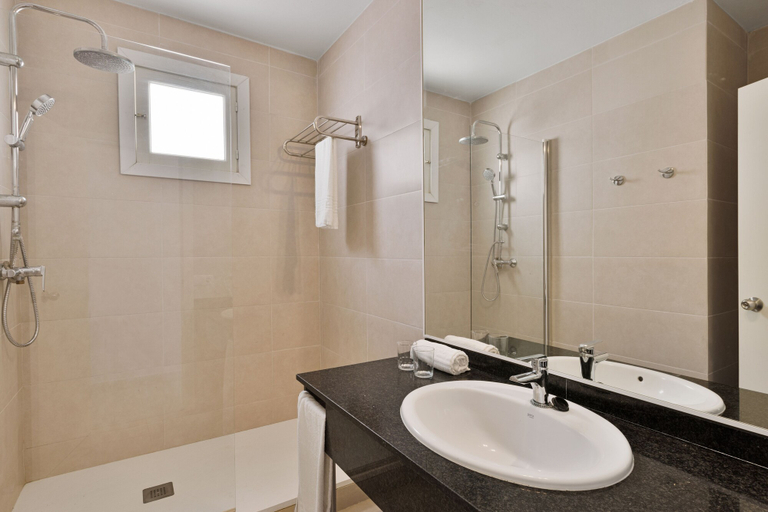 Bathroom, Flipflop Cala Mandía Hotel, Baleares