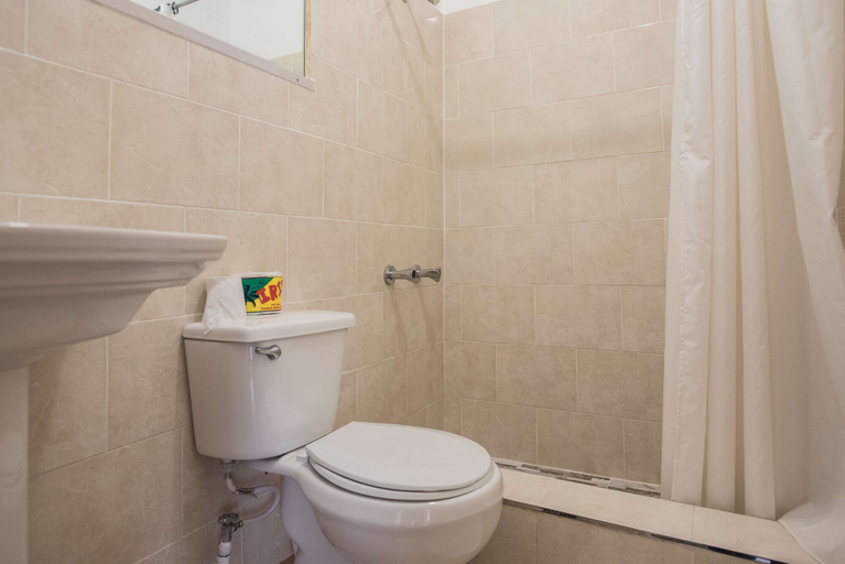 Bathroom 3, Ocean Rooms at Oceans Palm Resort