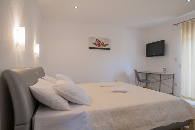 Bedroom 3, Villa Dalmatina, Podbablje