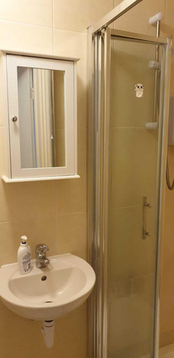 Bathroom, Cromwell Apartment, Cambridgeshire