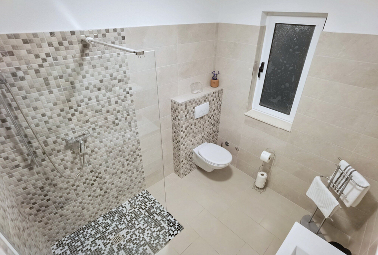 Bathroom 5, Villa JoMa, Podstrana