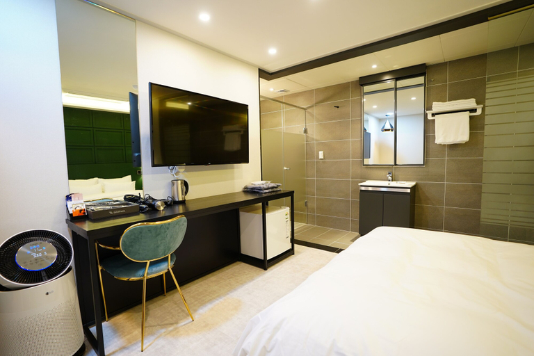 Bedroom 3, Saturn Hotel, Seongdong
