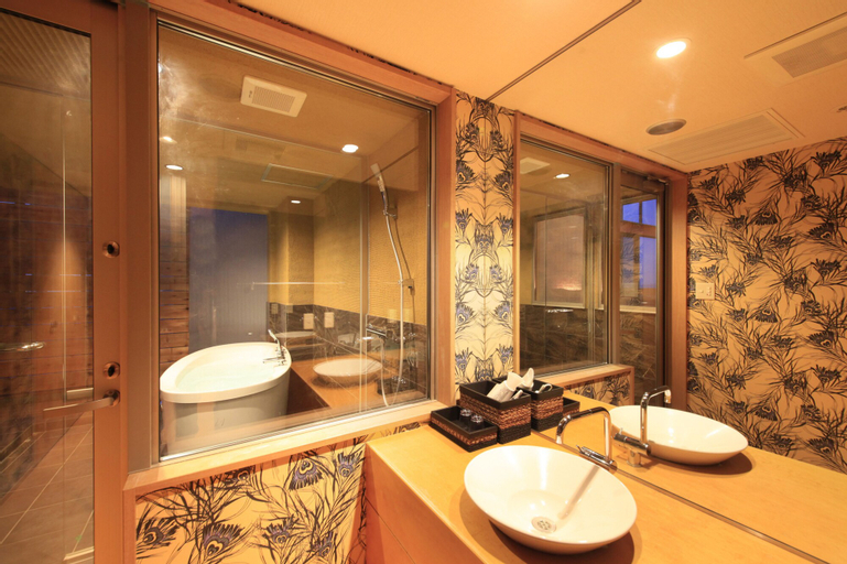 Bathroom 4