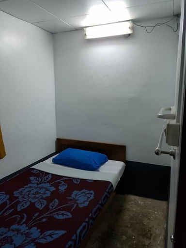 Bedroom 2, Parami Motel, Taunggye