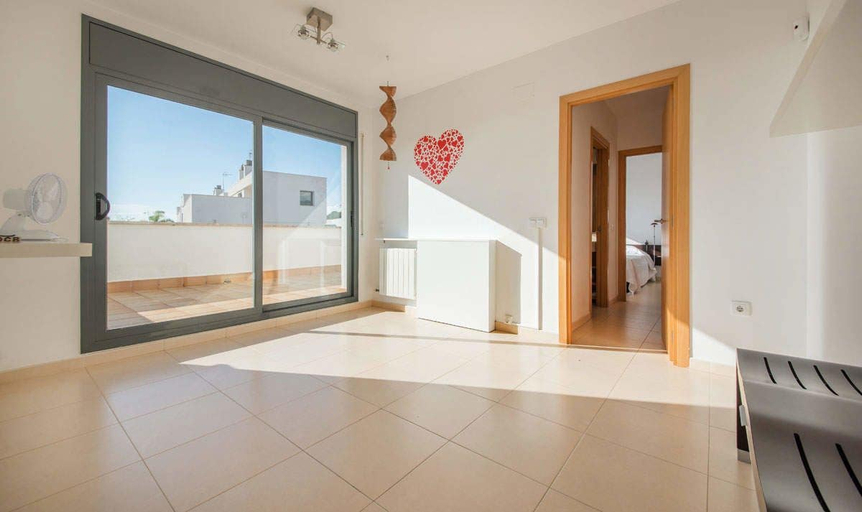 Others 5, Salome House, Tarragona