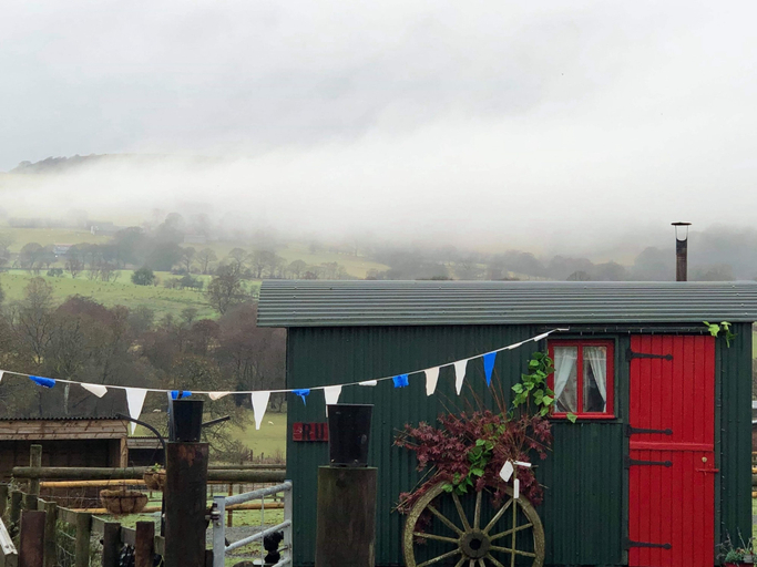 Others 2, Ruby Shepherds hut Sleeps 4, Powys