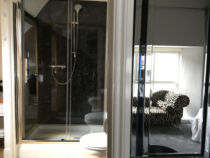 Bathroom 4, Cherrywood Lodge, Cornwall