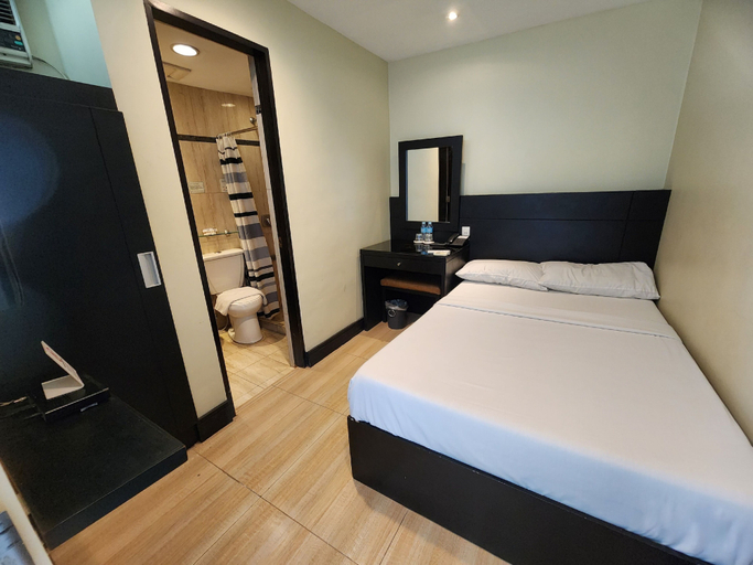 Bedroom 3, Green Glass Hotel, Calamba City