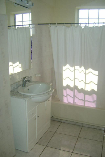 Bathroom, Caribbean Hotel Cayes, les Cayes