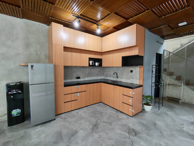 Dining Room 7