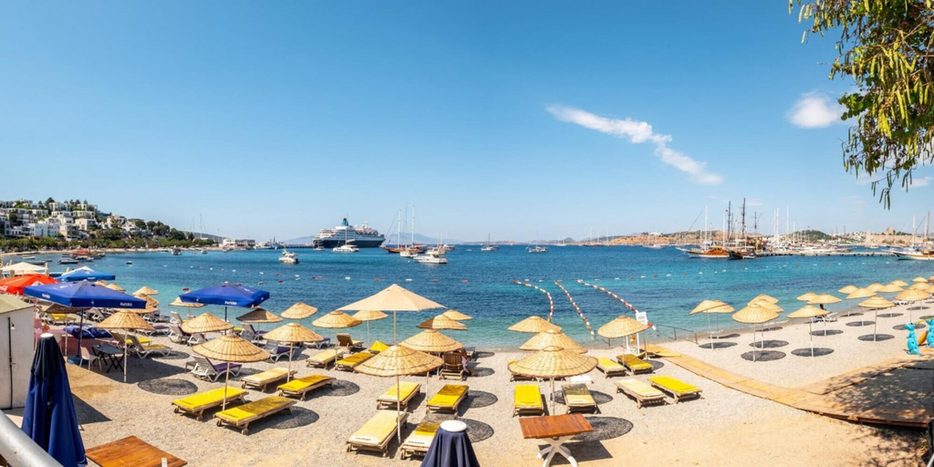 Room 3, Seafront Flat With Excellent Sea View in Bodrum, Bodrum