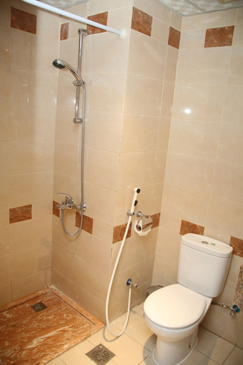 Bathroom 5, Kyona Alaziziyah, Makkah