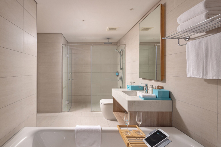 Bathroom 5, A La Carte Ha Long Bay Managed by TASECO, Hạ Long