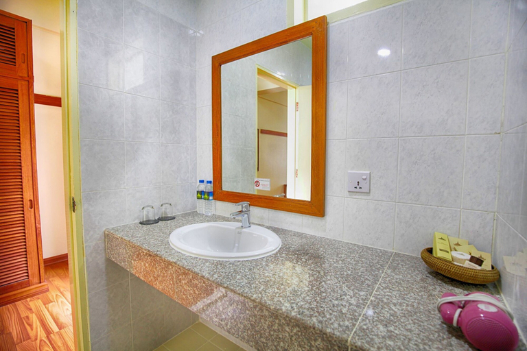 Bathroom 3, Sakura Inn, Myingyan