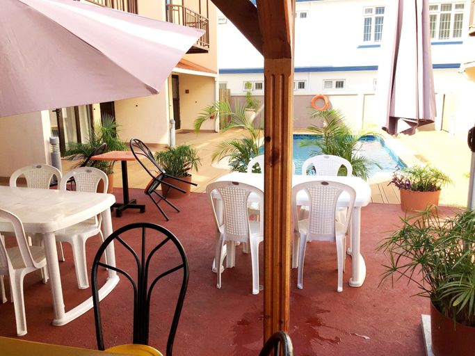 Food & Drinks 4, Fully Equipped Apartments 2 Pers for Exciting Holidays 500m From the Beach, Black River