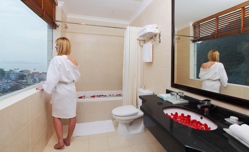Bathroom 5, Ha Long DC Hotel, Hạ Long