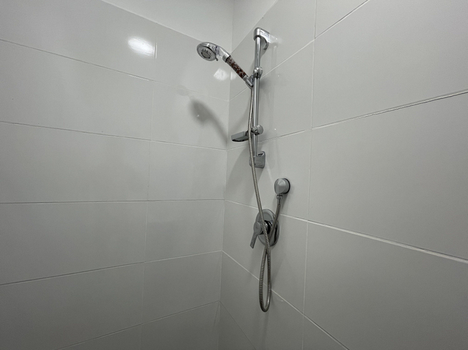 Bathroom 5, AirTLV Ben Hasher Apartments