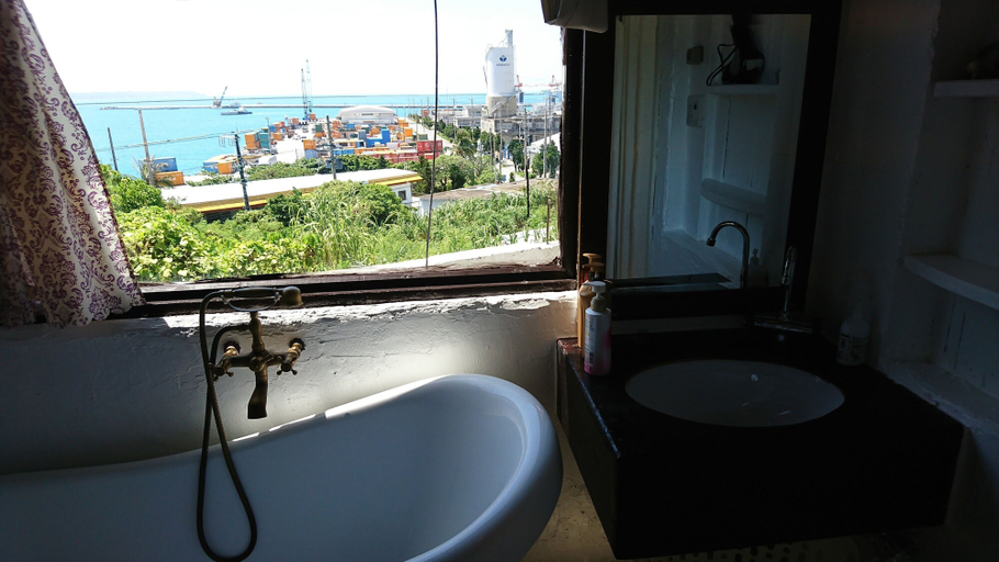 Bathroom 4, Saffi, Miyakojima