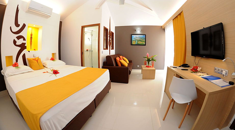 Bedroom 4, Malabou Beach Hotel, Poum