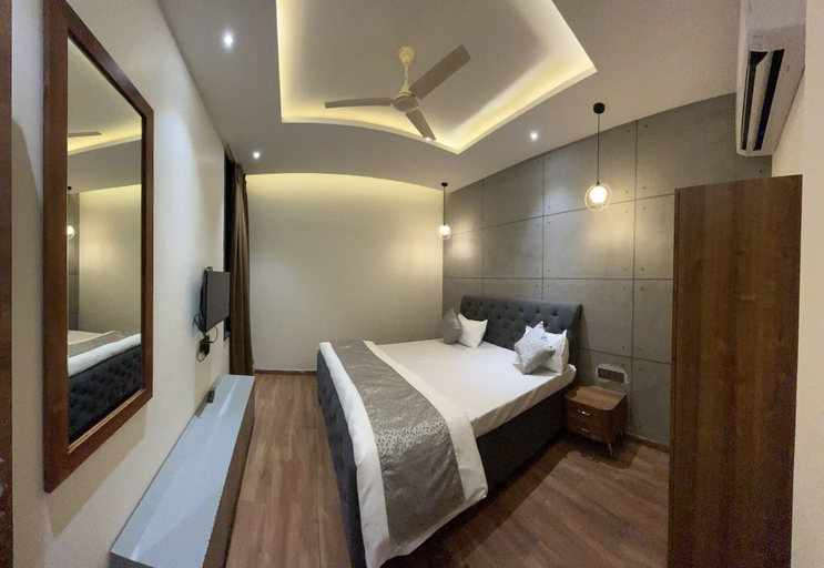 Bedroom 5, Hotel Lunar Stays, Bhopal