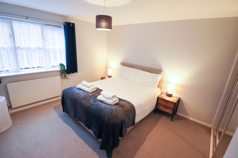 Bedroom 2, BookedUK New Flat in Bishop's Stortford, Hertfordshire