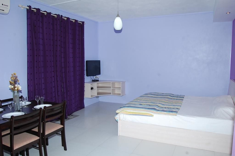 Bedroom 3, DORADE, Black River