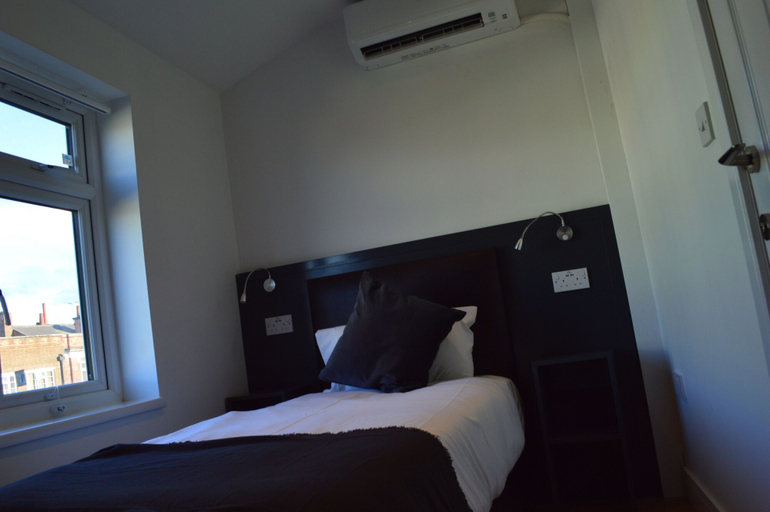Bedroom 3, The Bell Gate House, Leicester