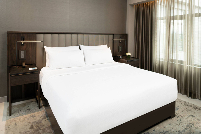 Bedroom 4, The Row Hotel at Assembly Row, Autograph Collection, Middlesex