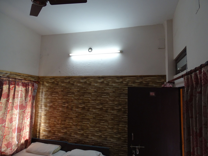 Bedroom 3, Teerth Guest House, Varanasi