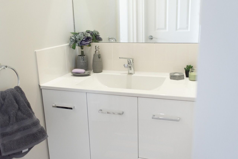 Bathroom, Shades of Blue Eco Retreat, Streaky Bay