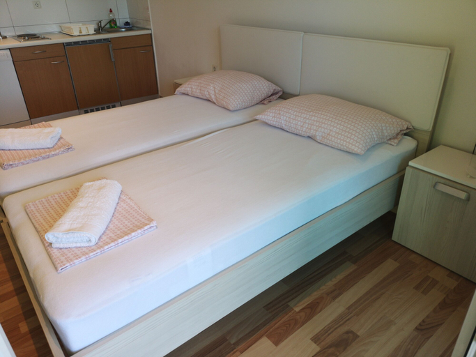 Bedroom 2, Apartments Slava, Dugi Rat