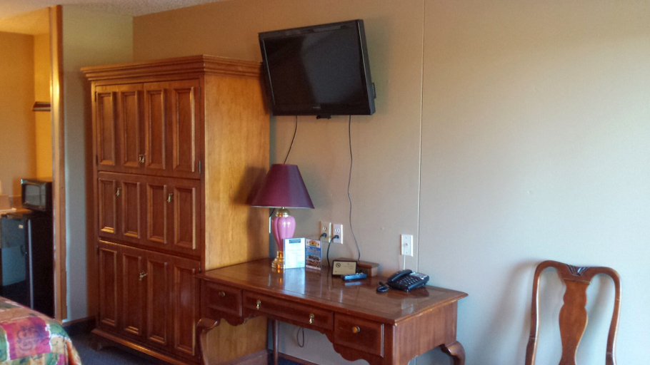 Others 5, Carefree Inn Flatonia, Fayette