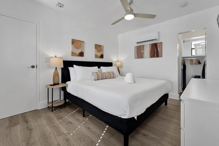 Bedroom 3, Waves on Walnut, Broward