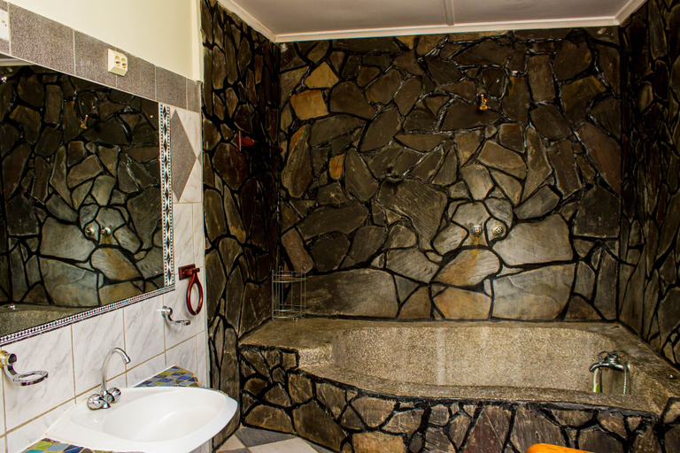 Bathroom 2, The Stone Guest House, Livingstone