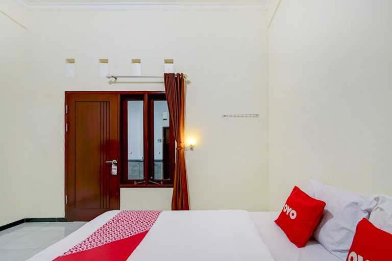 Bedroom 4, Capital O 90151 Guest House 180, Malang
