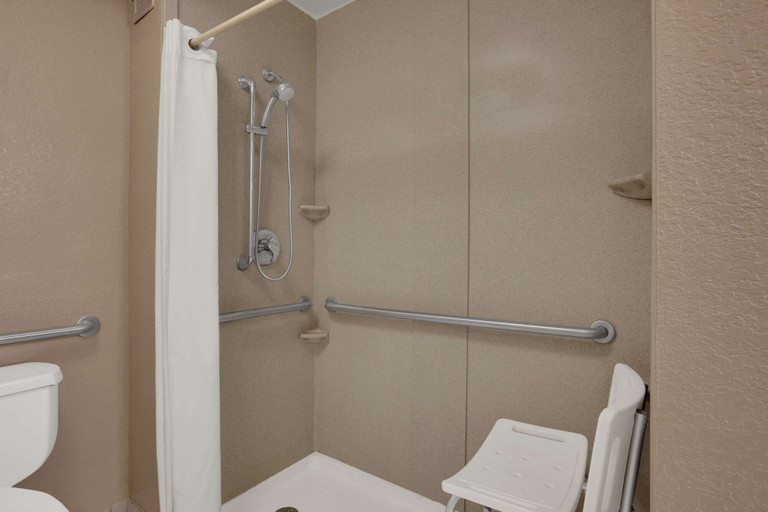 Bathroom 5, Stay Inn & Suites, Lee