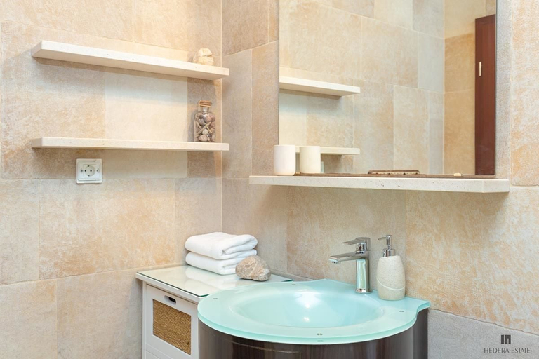 Bathroom 4, Hedera Estate, House Hedera, Pojezerje