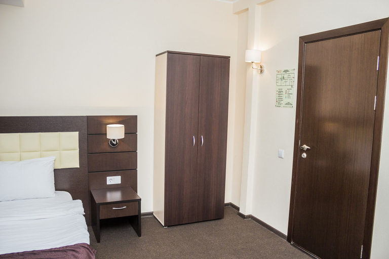 Bedroom 2, Ostrovsky, Vysokogorskiy rayon