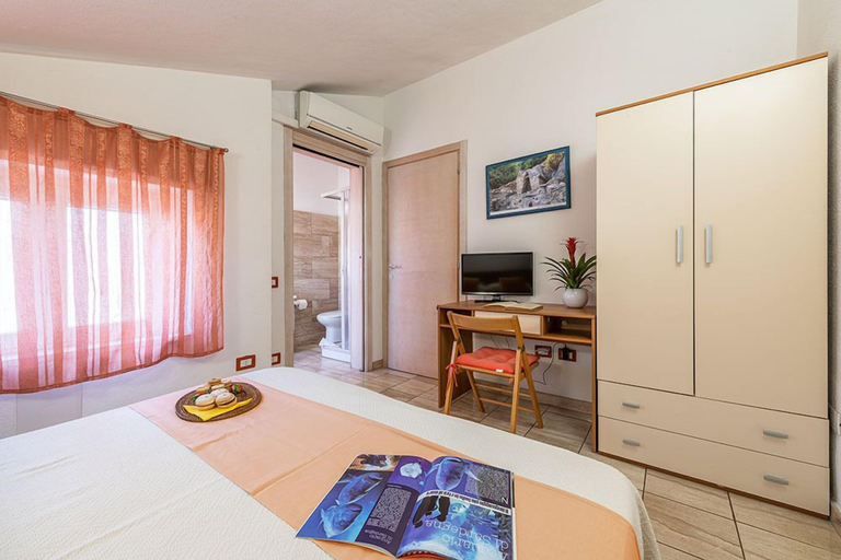 Bedroom 3, Bed & Breakfast Dorgali, Nuoro