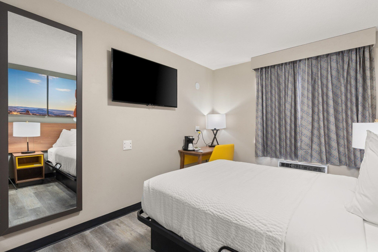 Bedroom 4, Days Inn by Wyndham Albuquerque I-25, Bernalillo