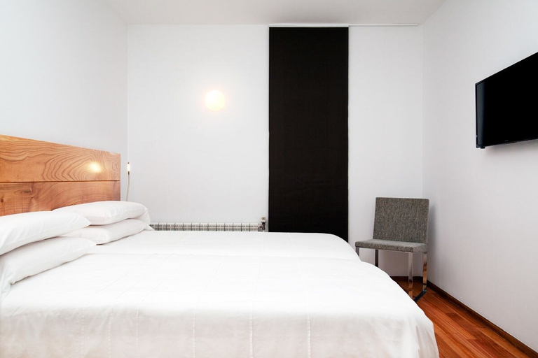 Bedroom 2, Hotel A Miranda, A Coruña