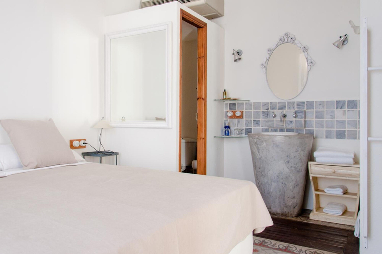 Bedroom 5, Hotel Hanoi, Girona
