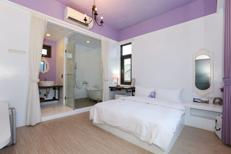 Bedroom 2, Whilom SeaShoreHotel, Pingtung