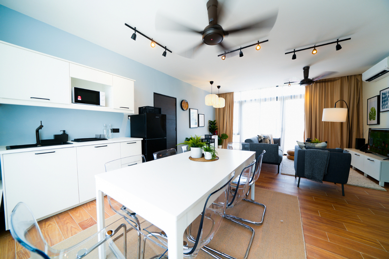 Dining Room 11