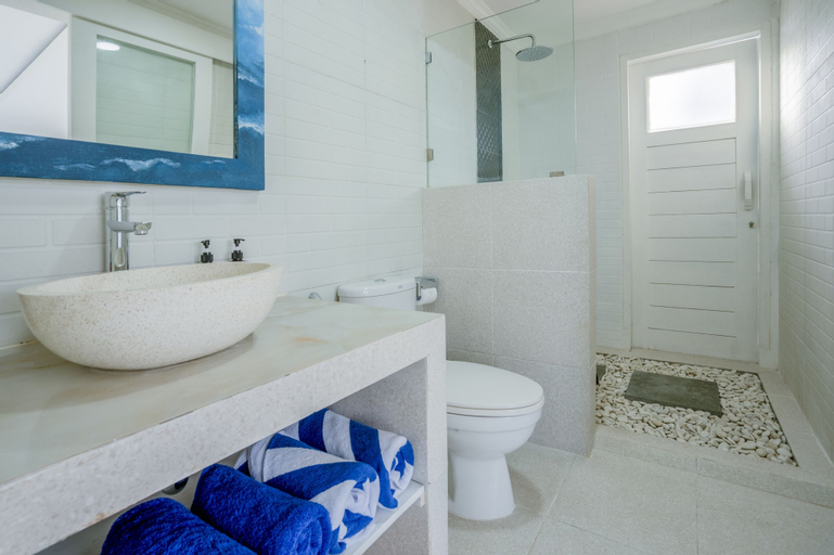 Bathroom 7