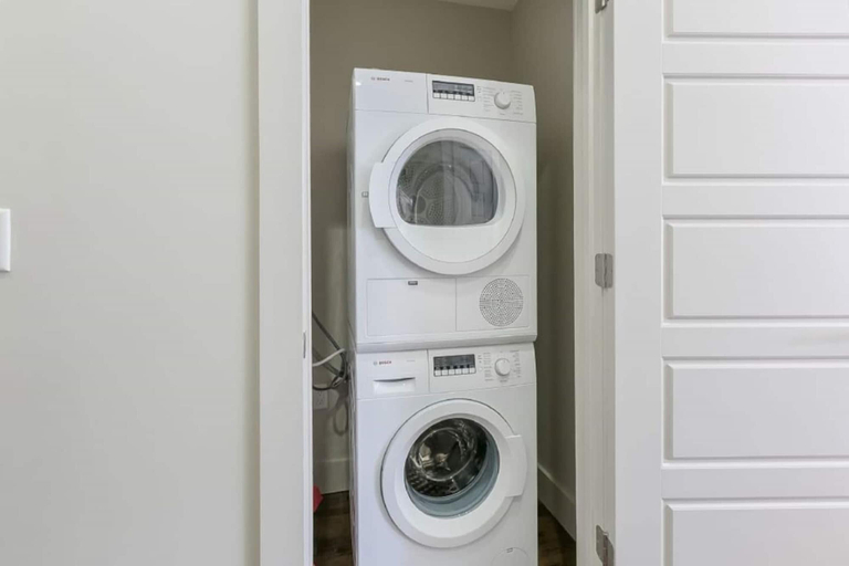 Bathroom 4, Upscale Condos and Penthouses Close to Canal & Bourbon St., Orleans