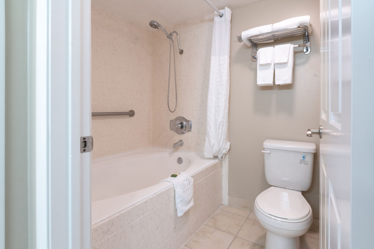 Bathroom 5, Capistrano Surfside Inn, Orange