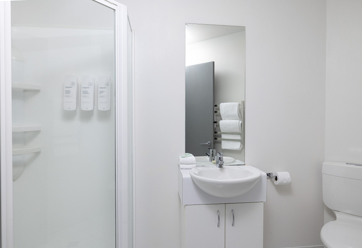 Bathroom 4, Quest on the Terrace, Wellington